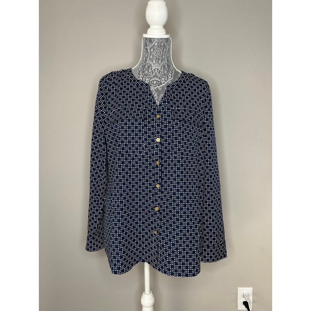 CROFT & BARROW Long Sleeve V-Neck Button Down Pocket Blouse in Navy Size Large - Picture 3 of 6